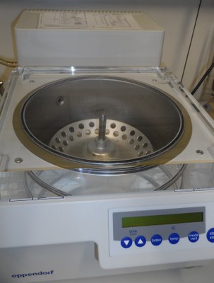 Zentrifuge — Research Group of Prof. Dr. Jessen